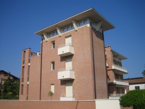 Progetto e Direzione Lavori di edificio residenziale di sei unità a Ferrara, per committenza privata. (2004)