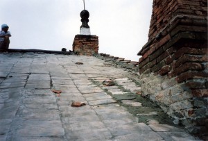 Progetto e D.L. per il restauro delle strutture di copertura e degli infissi con recupero delle bucature originali della Chiesa di San Giovanni Battista a Ferrara. (1991)